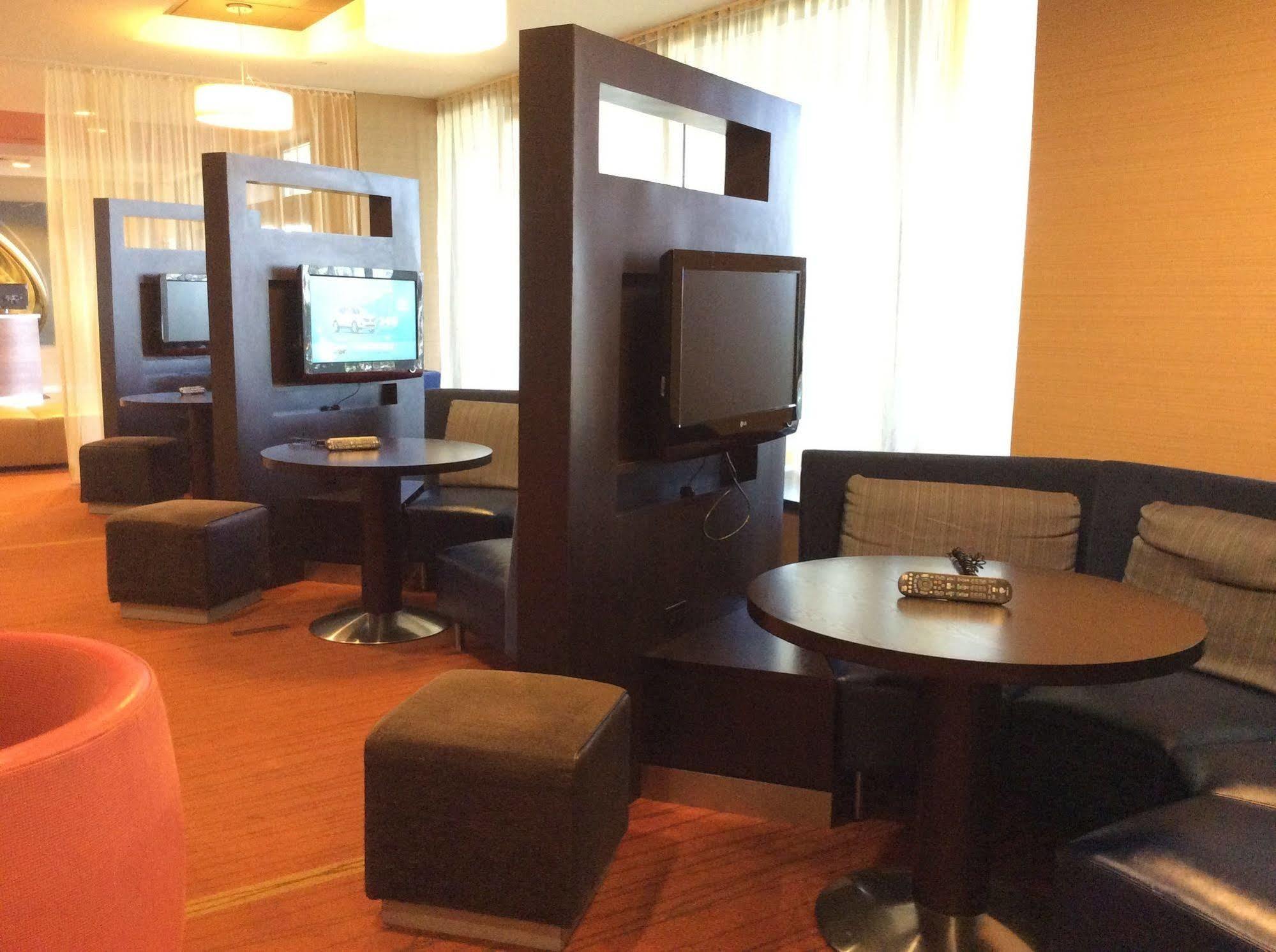 Courtyard By Marriott New York Laguardia Airport Hotel Kültér fotó